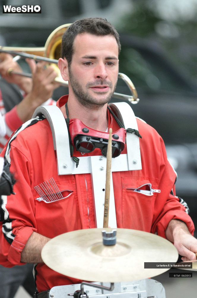 31/56 photos du spectacle La fanfare à la Gueule du ch'val